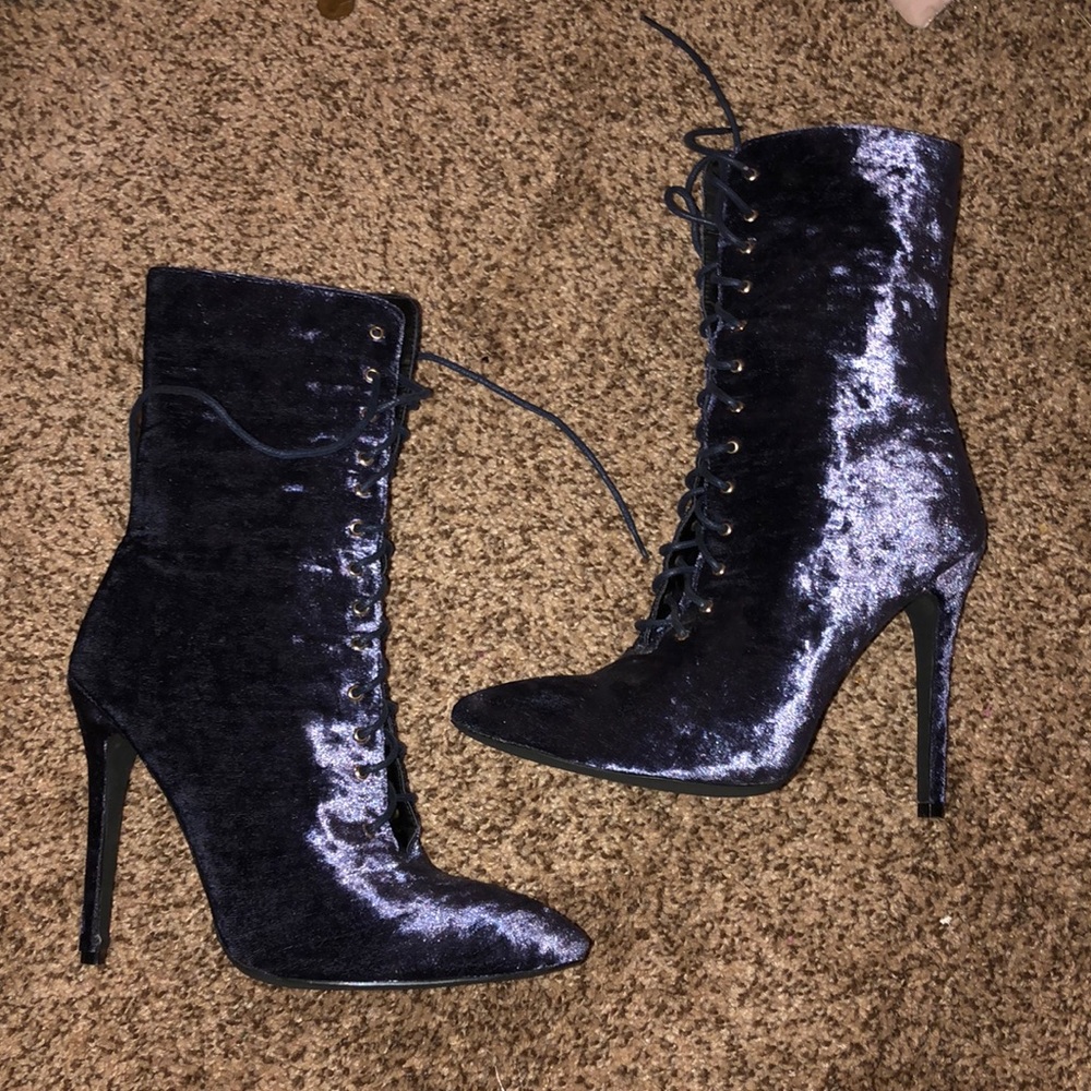 Super cute velvet blue purple booties mid calf